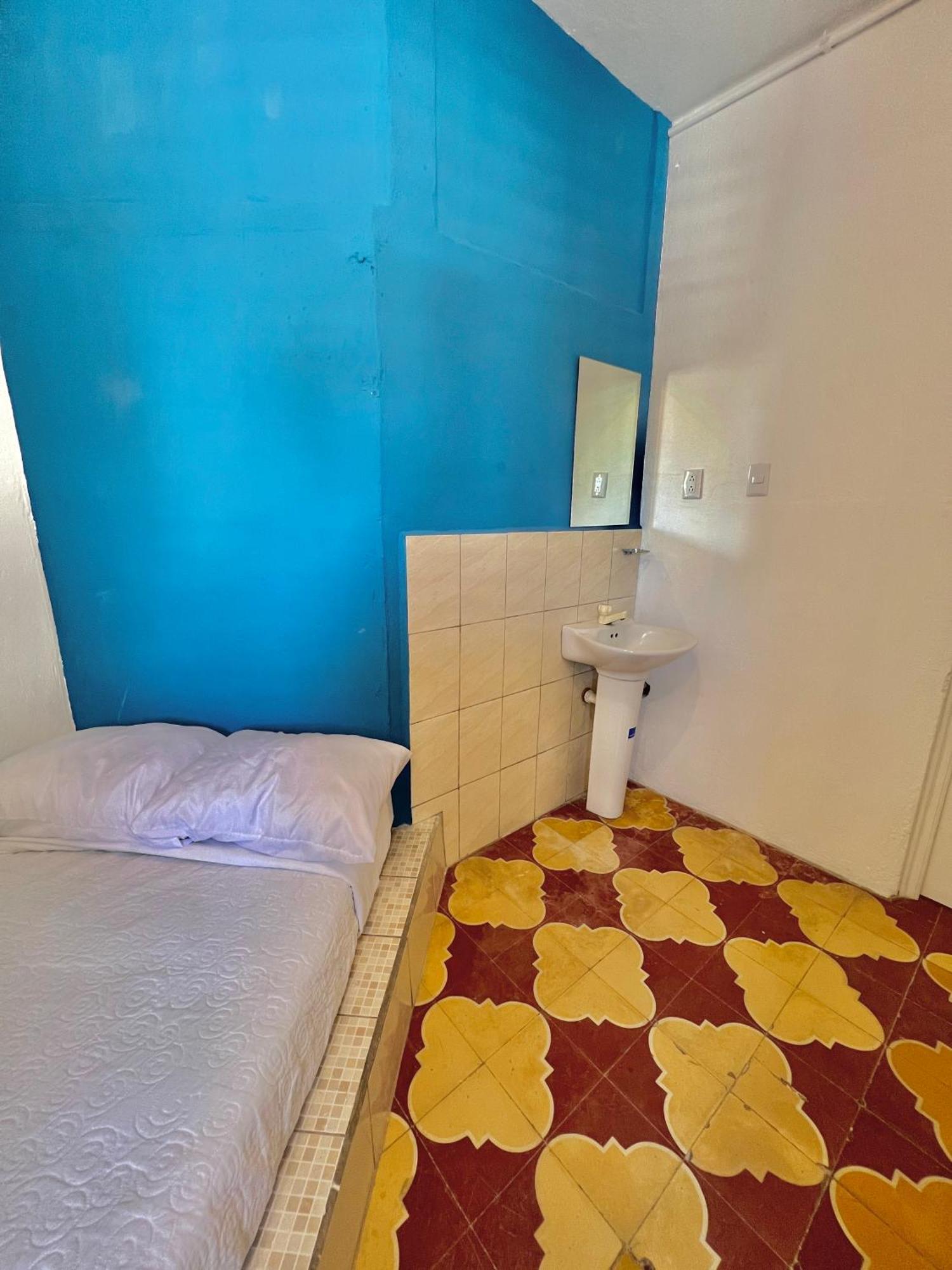 Urban Hotel Guatemala City Exterior photo